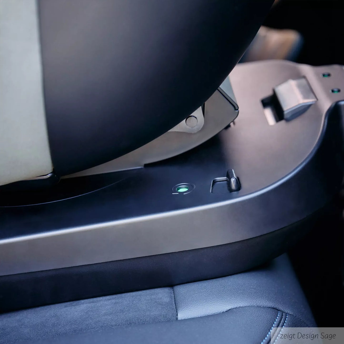 Lily i-Size Car Seat (from birth to 4 years)