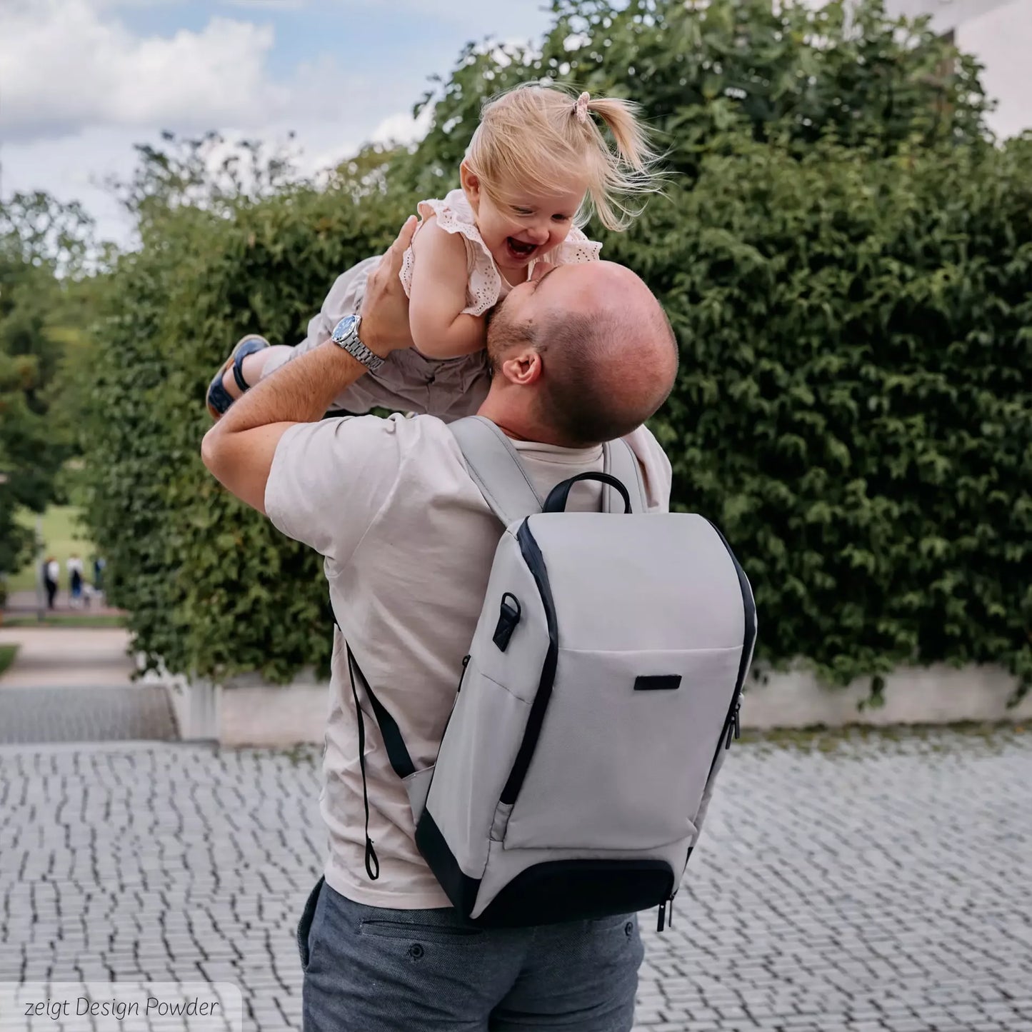 Changing Backpack | Tour